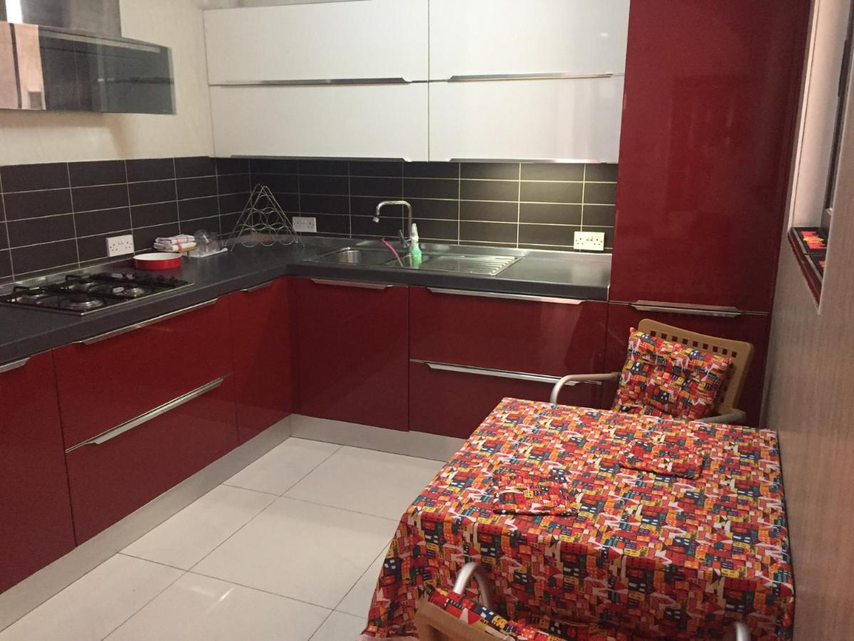 The Red Door Appartement Hamrun Buitenkant foto